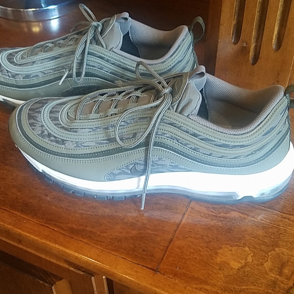 Nike Tennis Shooes